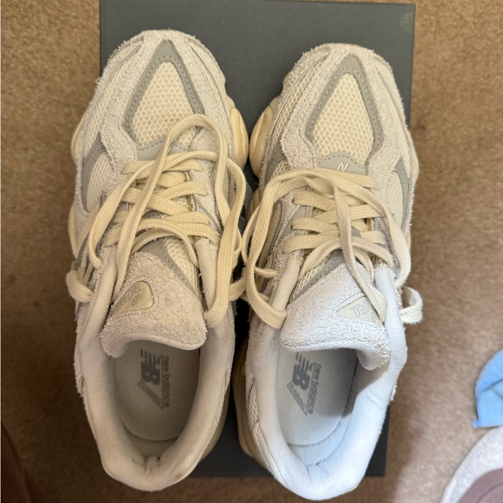 New Balance 9060 Women’s sneakers